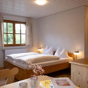 Mio - Am - Bei Uns Verbringt Ihr Eine Wundervolle Zeit Direkt Am Wasser , Worthsee Germany