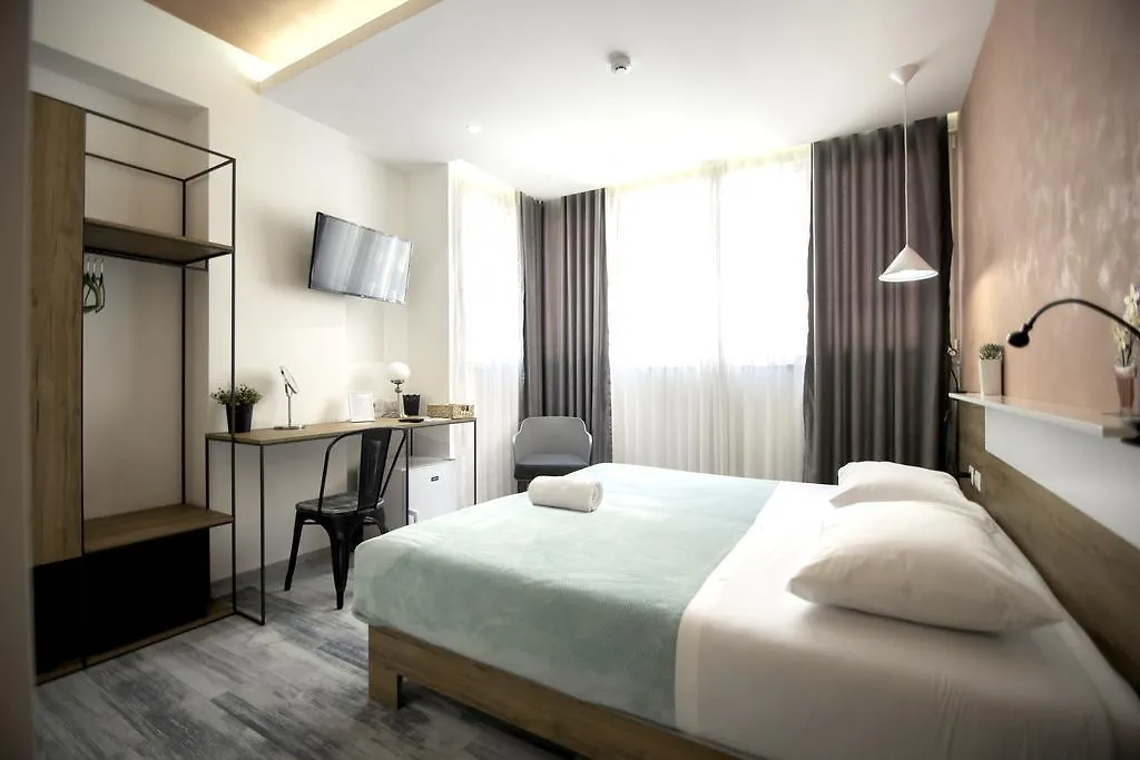 Urban Rooms Tirana 0*,  Albania